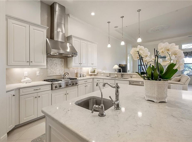 pretty white kitchen